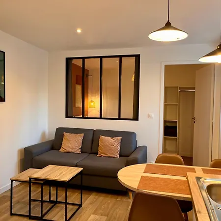 Le Quarante Cinq -6 *