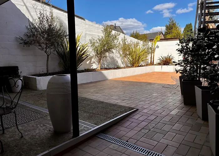 Le Quarante Cinq -6 *