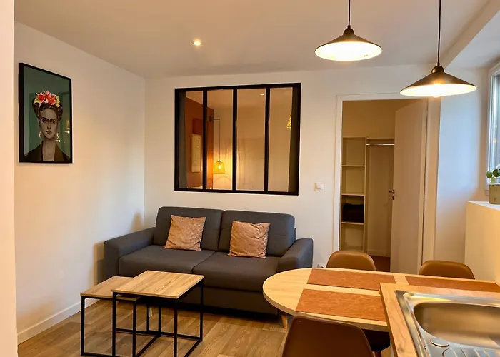 Le Quarante Cinq -6 *